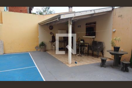 Casa à venda com 260m², 2 quartos e 2 vagasQuintal