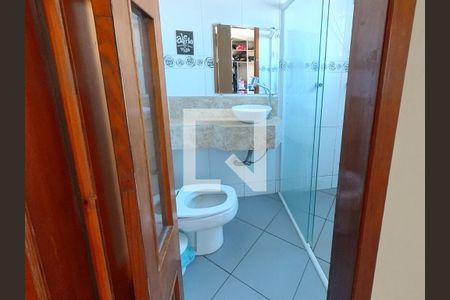 Casa à venda com 306m², 3 quartos e 7 vagasBanheiro Quarto 2