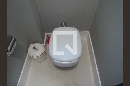 Casa à venda com 306m², 3 quartos e 7 vagasBanheiro Social - Privada