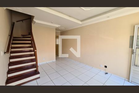 Sala de casa de condomínio à venda com 2 quartos, 138m² em Jardim Martins, Jundiaí