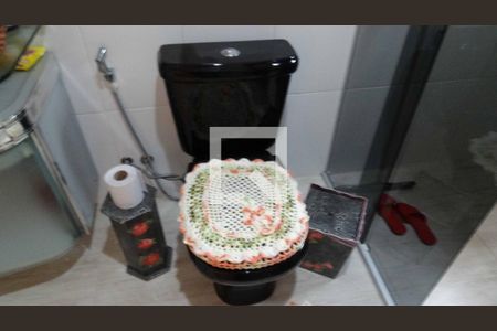 Casa à venda com 130m², 3 quartos e sem vaga Casa à venda com 130m², 3 quartos e sem vagaBanheiro da Suíte