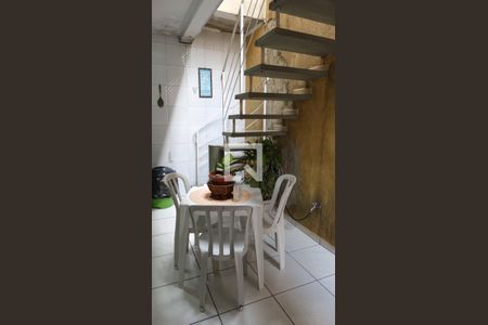 Casa à venda com 130m², 3 quartos e sem vaga Casa à venda com 130m², 3 quartos e sem vagaCozinha