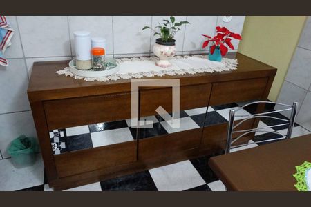 Casa à venda com 130m², 3 quartos e sem vaga Casa à venda com 130m², 3 quartos e sem vagaCozinha