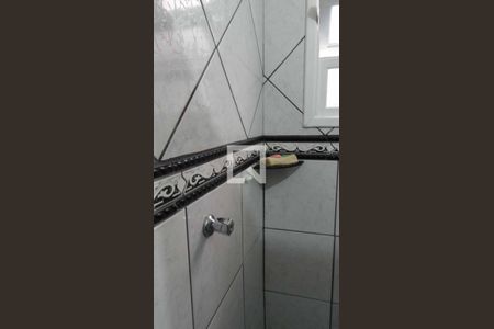 Casa à venda com 130m², 3 quartos e sem vaga Casa à venda com 130m², 3 quartos e sem vagaBanheiro