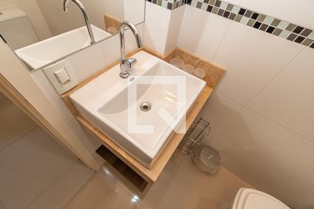 Apartamento à venda com 85m², 2 quartos e 1 vagaDetalhe Banheiro Corredor