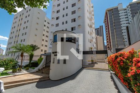 Apartamento à venda com 85m², 2 quartos e 1 vagaFachada e Portaria 