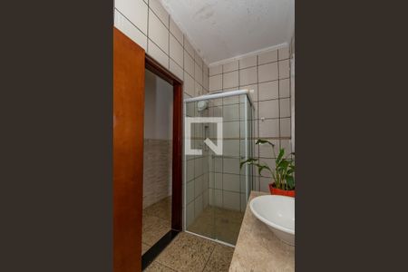 Casa para alugar com 170m², 3 quartos e 2 vagas Casa para alugar com 170m², 3 quartos e 2 vagasBanheiro Corredor