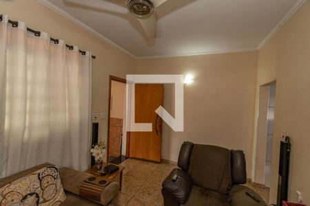 Sala de TV de casa à venda com 3 quartos, 170m² em Vila Industrial, Campinas