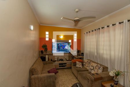 Sala de TV de casa à venda com 3 quartos, 170m² em Vila Industrial, Campinas