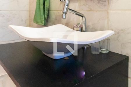 Casa à venda com 175m², 2 quartos e 2 vagas Casa à venda com 175m², 2 quartos e 2 vagasBanheiro