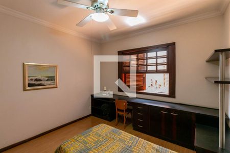 Casa à venda com 360m², 4 quartos e 4 vagas Casa à venda com 360m², 4 quartos e 4 vagasQuarto 1