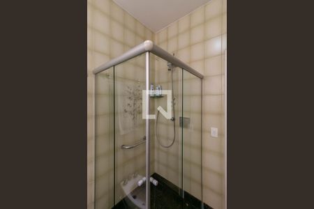 Casa à venda com 360m², 4 quartos e 4 vagas Casa à venda com 360m², 4 quartos e 4 vagasBanheiro Social