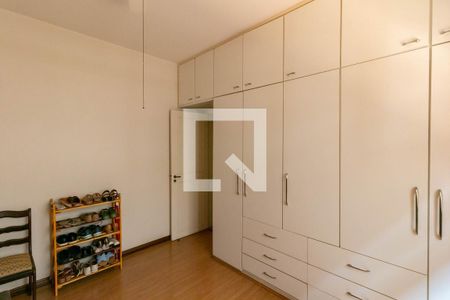 Casa à venda com 360m², 4 quartos e 4 vagas Casa à venda com 360m², 4 quartos e 4 vagasQuarto 2