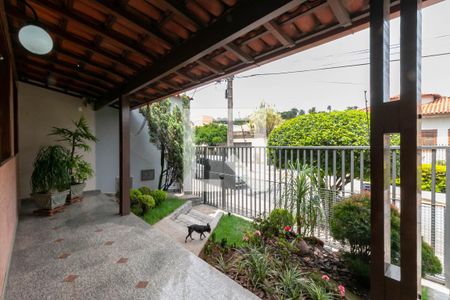 Casa à venda com 360m², 4 quartos e 4 vagas Casa à venda com 360m², 4 quartos e 4 vagasVaranda da Sala