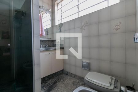 Casa à venda com 360m², 4 quartos e 4 vagas Casa à venda com 360m², 4 quartos e 4 vagasBanheiro do Quarto 3