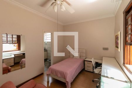 Casa à venda com 360m², 4 quartos e 4 vagas Casa à venda com 360m², 4 quartos e 4 vagasQuarto 3