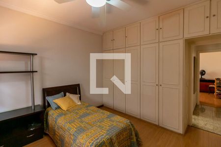 Casa à venda com 360m², 4 quartos e 4 vagas Casa à venda com 360m², 4 quartos e 4 vagasQuarto 1