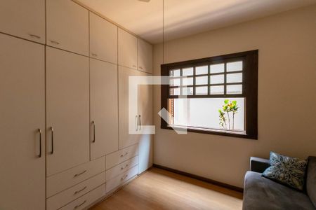 Casa à venda com 360m², 4 quartos e 4 vagas Casa à venda com 360m², 4 quartos e 4 vagasQuarto 2