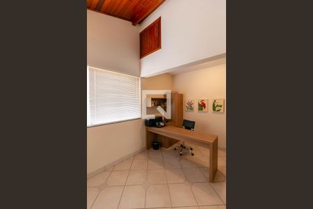 Casa à venda com 360m², 4 quartos e 4 vagas Casa à venda com 360m², 4 quartos e 4 vagasQuarto Suíte