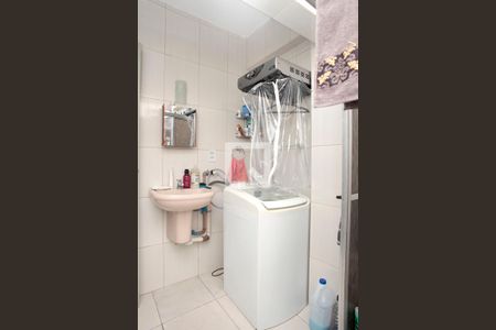 Banheiro de apartamento à venda com 2 quartos, 70m² em Centro Histórico, Porto Alegre