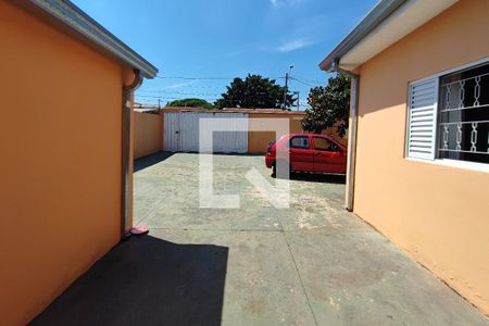 Casa à venda com 280m², 3 quartos e 5 vagas Quintal - Garagem