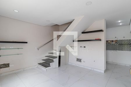 Sala de casa para alugar com 2 quartos, 80m² em Vila Nair, São Paulo