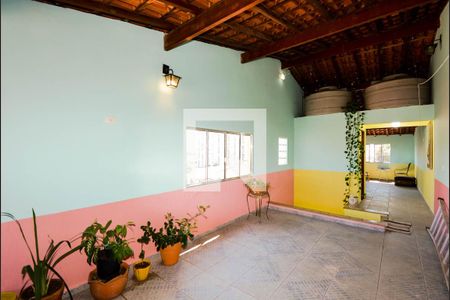 Casa à venda com 230m², 3 quartos e 7 vagasVaranda 