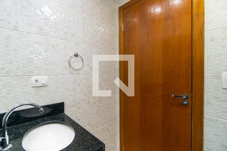 Banheiro de kitnet/studio para alugar com 1 quarto, 25m² em Vila Guarani (zona Sul), São Paulo
