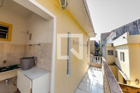 Casa para alugar com 80m², 2 quartos e sem vaga Corredor externo