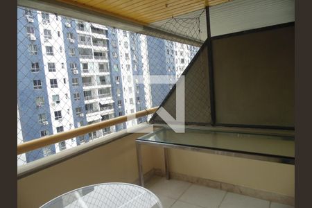 Varanda  de apartamento para alugar com 1 quarto, 55m² em Caminho das Árvores, Salvador