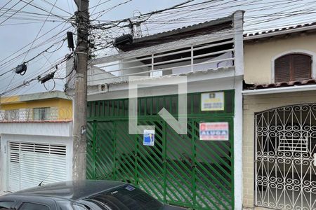 Casa à venda com 278m², 9 quartos e 1 vaga Casa à venda com 278m², 9 quartos e 1 vagaFachada