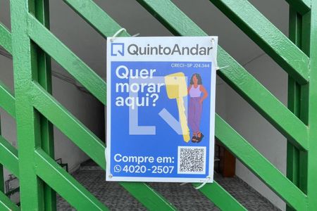 Casa à venda com 278m², 9 quartos e 1 vaga Casa à venda com 278m², 9 quartos e 1 vagaFachada