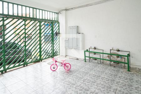 Casa à venda com 278m², 9 quartos e 1 vaga Casa à venda com 278m², 9 quartos e 1 vagaGaragem