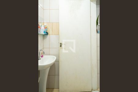 Casa à venda com 278m², 9 quartos e 1 vaga Casa à venda com 278m², 9 quartos e 1 vagaBanheiro Social - Casa 1