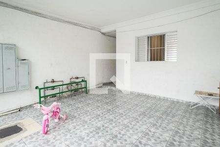 Casa à venda com 278m², 9 quartos e 1 vaga Casa à venda com 278m², 9 quartos e 1 vagaGaragem