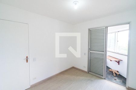 Quarto 1 de apartamento para alugar com 2 quartos, 55m² em Vila Guarani, São Paulo