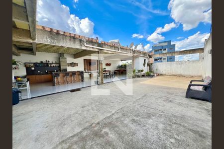 Casa para alugar com 620m², 5 quartos e 10 vagasÁrea comum 