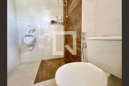 Casa para alugar com 620m², 5 quartos e 10 vagasBanheiro social