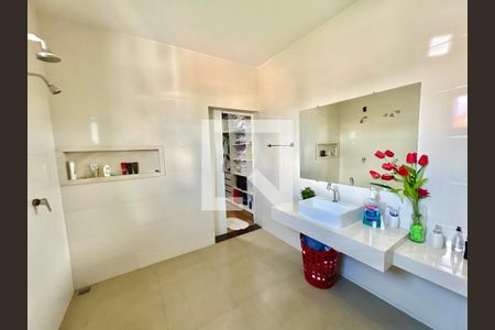 Casa para alugar com 620m², 5 quartos e 10 vagasBanheiro