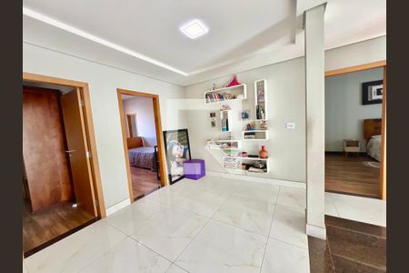 Casa para alugar com 620m², 5 quartos e 10 vagasCorredor