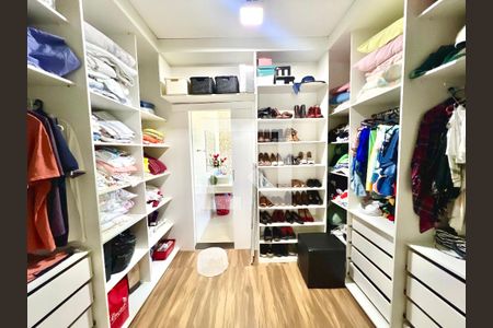Casa para alugar com 620m², 5 quartos e 10 vagasCloset 