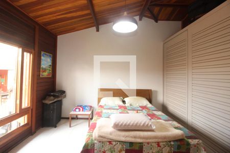 Casa de condomínio à venda com 700m², 4 quartos e 6 vagasQuarto