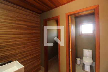 Casa de condomínio à venda com 700m², 4 quartos e 6 vagasBanheiros