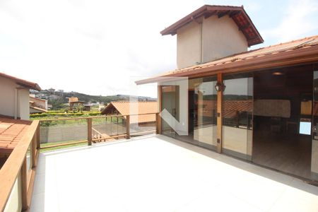 Casa de condomínio à venda com 700m², 4 quartos e 6 vagasTerraço