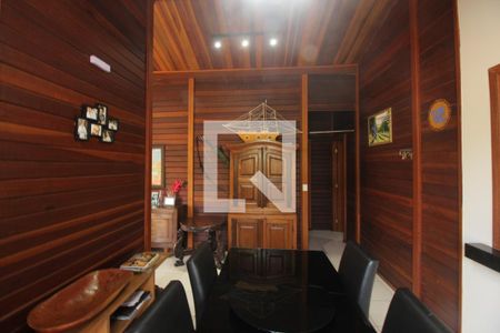 Sala de casa de condomínio à venda com 4 quartos, 700m² em Ville Des Lacs, Nova Lima