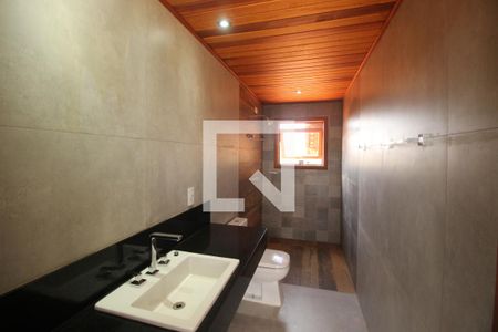 Casa de condomínio à venda com 700m², 4 quartos e 6 vagasBanheiro