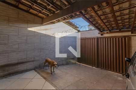 Casa à venda com 137m², 3 quartos e 2 vagasEntrada - Garagem