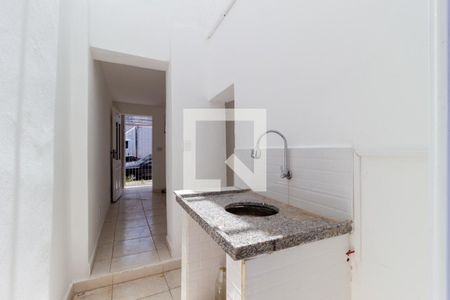 Cozinha de kitnet/studio para alugar com 1 quarto, 20m² em Vila Bertioga, São Paulo