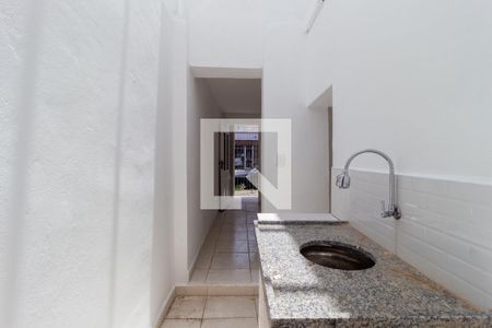 Cozinha de kitnet/studio para alugar com 1 quarto, 20m² em Vila Bertioga, São Paulo