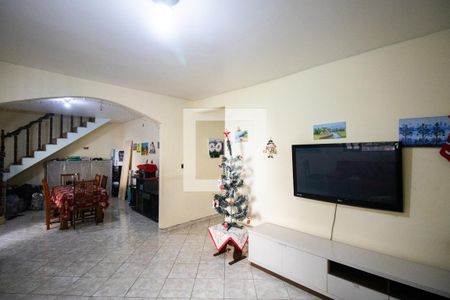 Sala de casa para alugar com 3 quartos, 220m² em Vila Iara, São Gonçalo